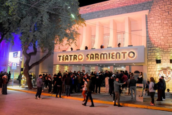 una explosión de música, danza y emoción que conquistará a todos!