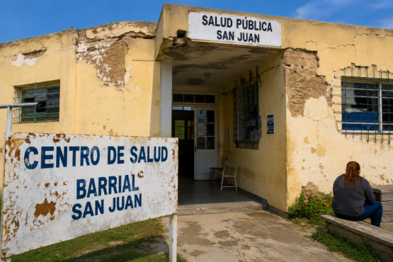 La Salud Pública en la Cuerda Floja, ¿Promesas o Realidades?